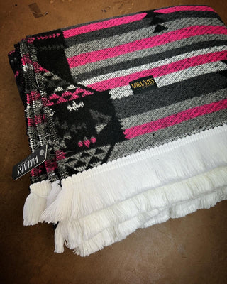 Uapian blanket with white fringes - Ishkuess
