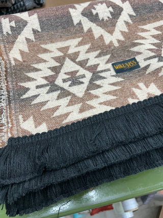Uapian blanket with fringes - Ushkui