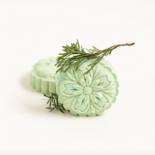 Moon Cake O Christmas Tree | Blue Spruce + Red Currant + Juniper