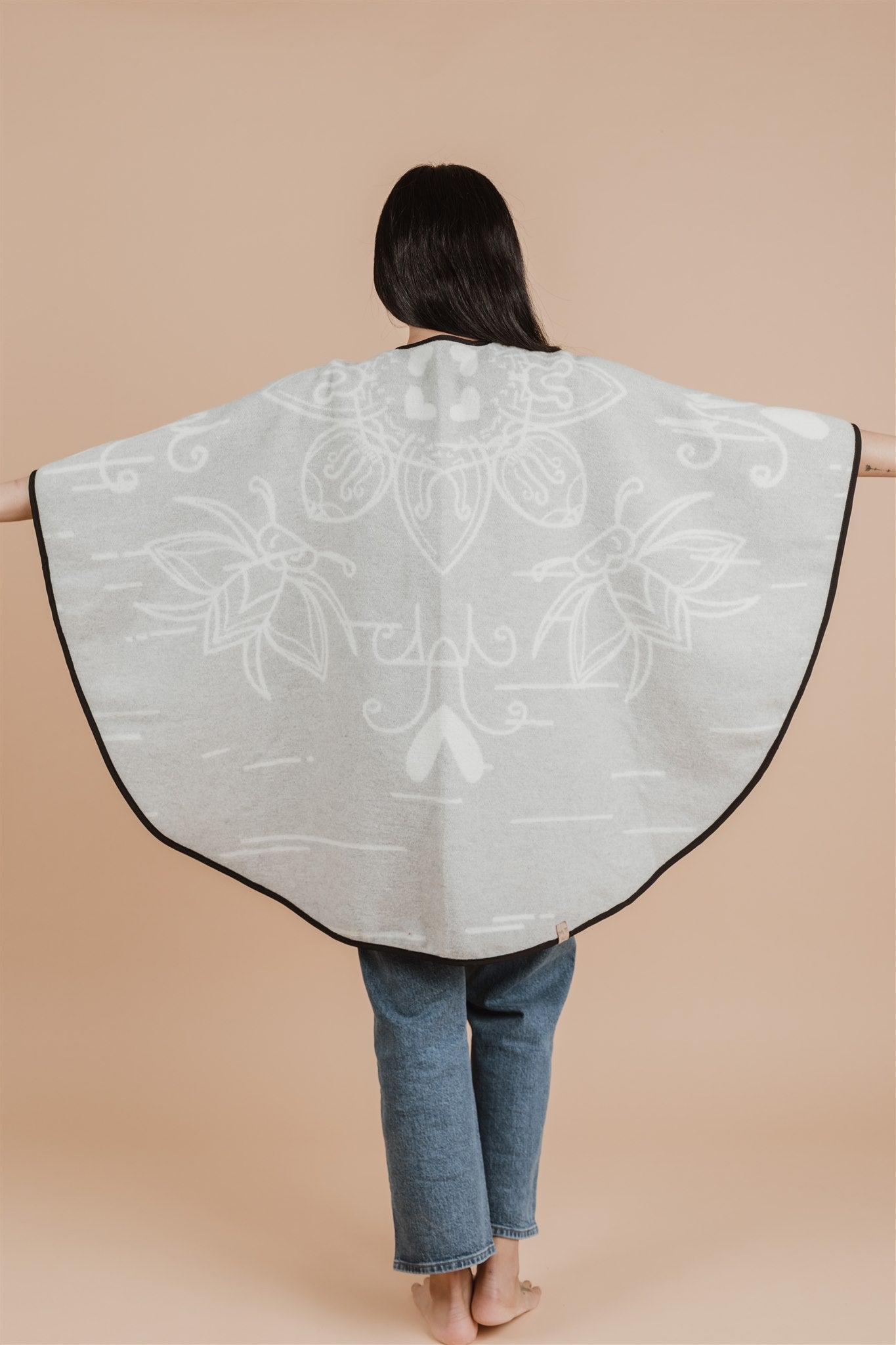 Nibi reversible shawl, MINI TIPI